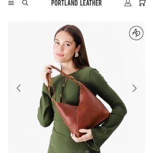 Portland Leather Rich Brown(nutmeg) Shoulder Bag gently used